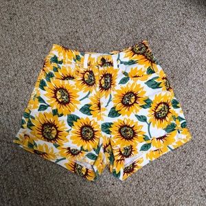 AMERICAN APPAREL SUNFLOWER SHORTS SIZE 26/27